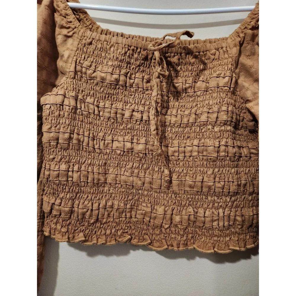 American Eagle Smocked Crop‎ Top Brown Long Sleeve Dobby Blouse Small S/P/CH - Picture 4 of 8
